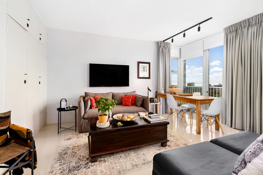 To Let 1 Bedroom Property for Rent in Green Point Western Cape